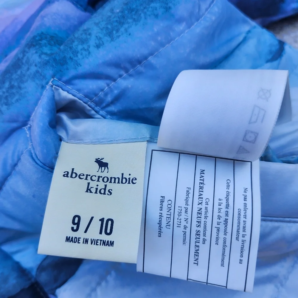 Abercrombie Kids Blue and Purple Puffer Jacket with Hood.. Revirsable - Picture 7 of 7